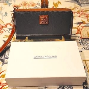 Dooney and Bourke Pebble Leather Wallet